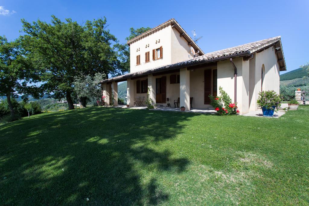 Agriturismo Le Vigne Foligno Rum bild