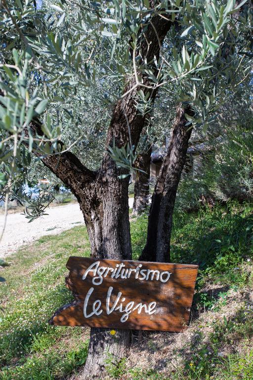 Agriturismo Le Vigne Foligno Exteriör bild