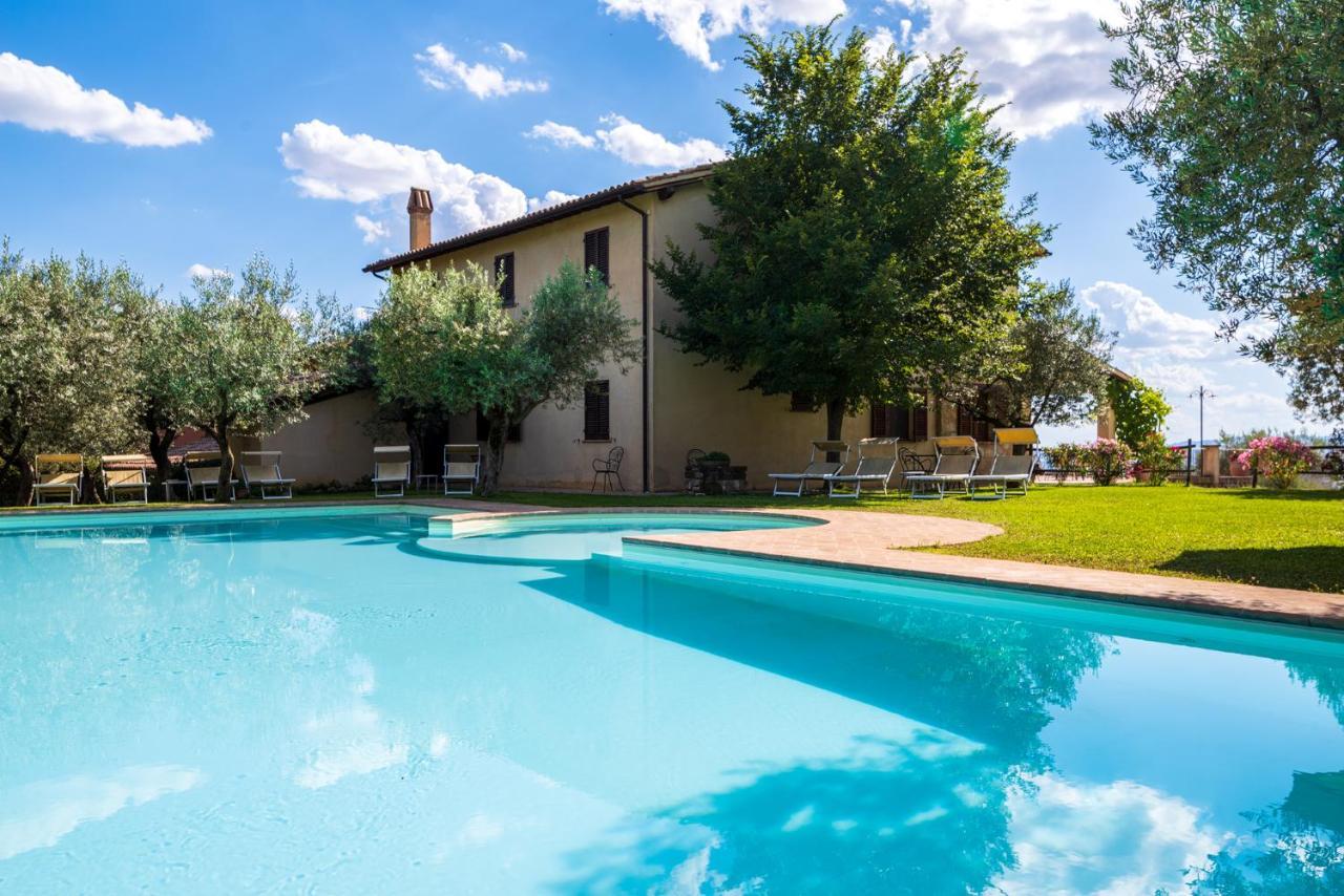 Agriturismo Le Vigne Foligno Exteriör bild