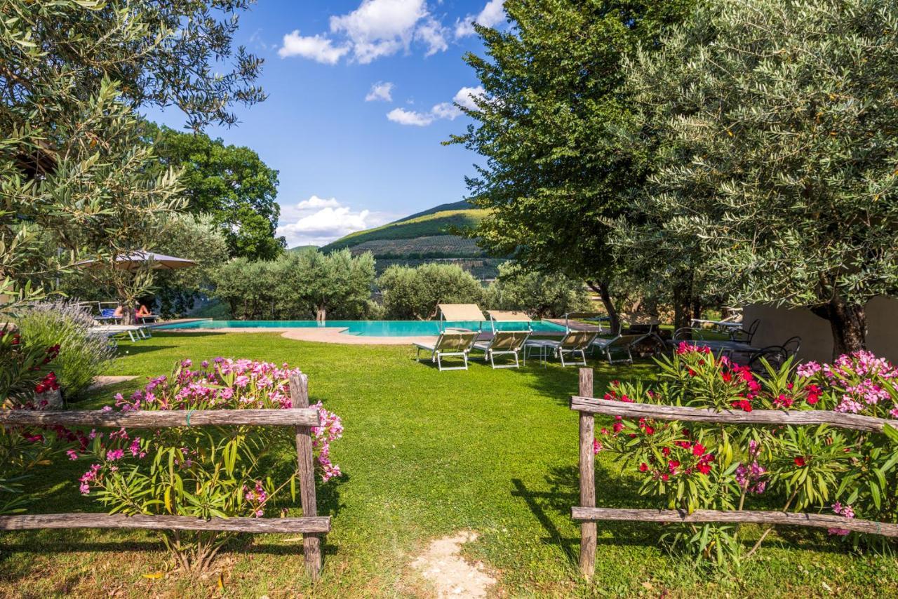 Agriturismo Le Vigne Foligno Exteriör bild