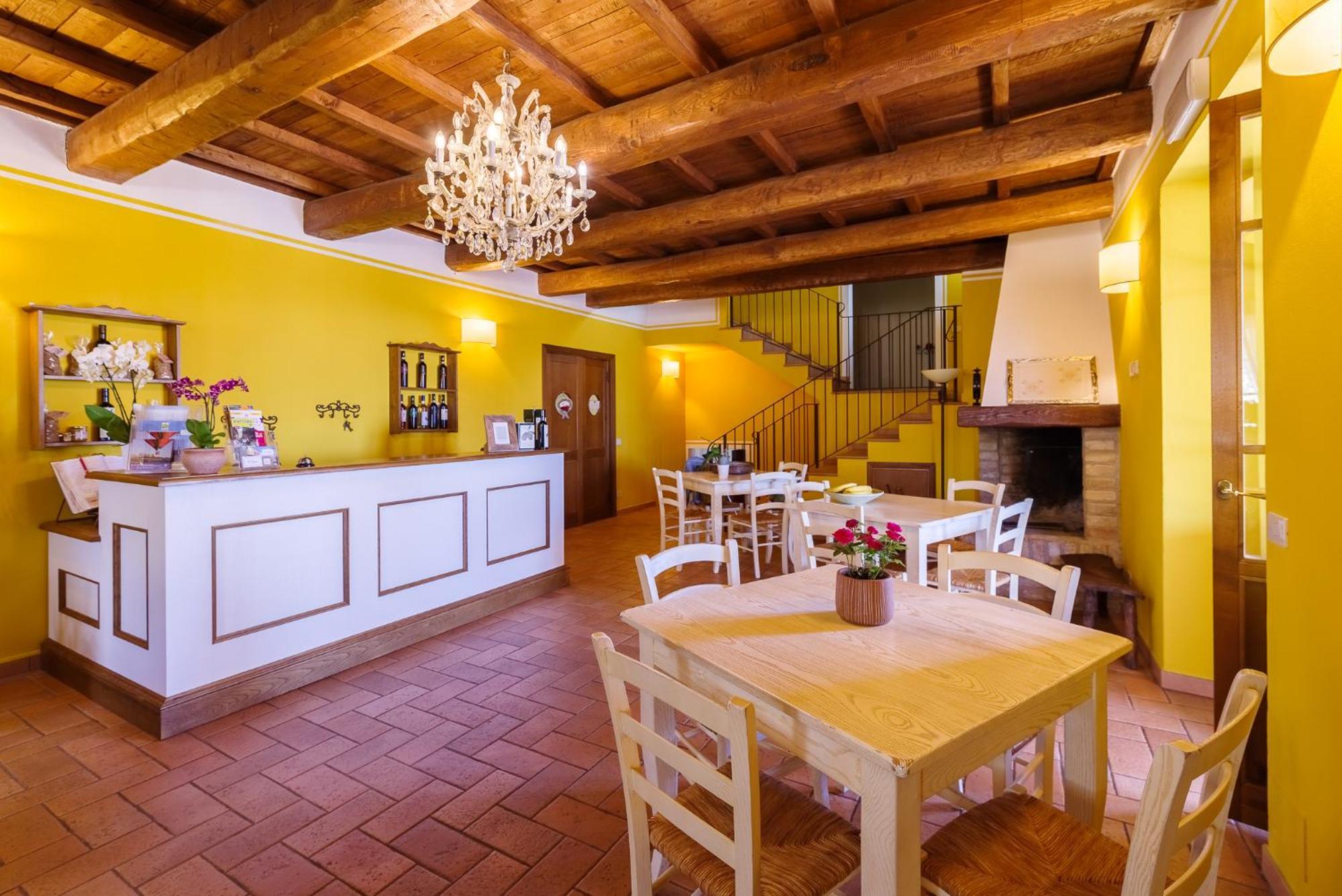 Agriturismo Le Vigne Foligno Exteriör bild